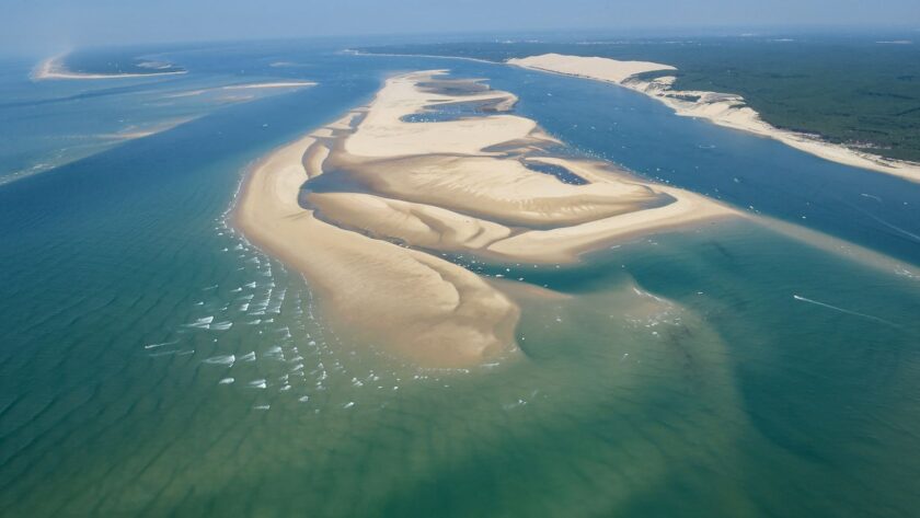 Les départements littoraux de Nouvelle-Aquitaine concernés par un "risque maximal" de baïnes demain et samedi
          Cette alerte concerne les plages des Landes, des Pyrénées-Atlantiques, de la Gironde et de la Charente-Maritime.